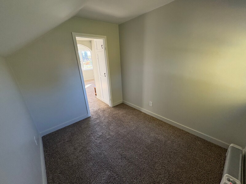 Building Photo - 246 Schwartz Rd