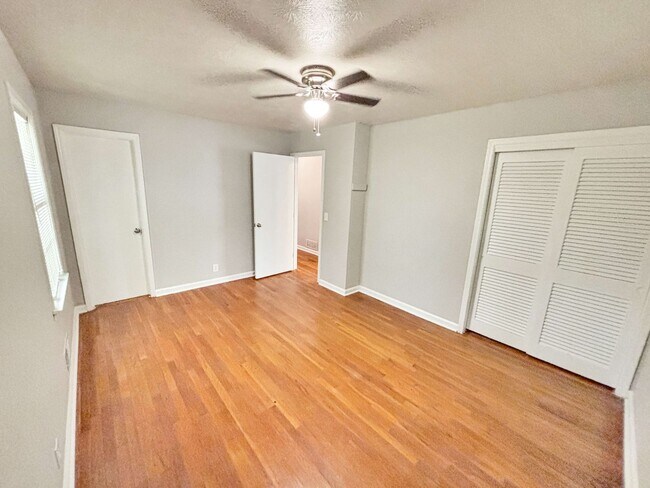 Building Photo - Renovated Brick Ranch w/Basement