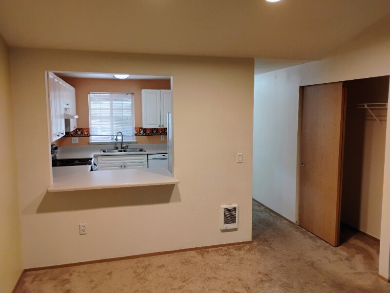 Building Photo - 23323 Cedar Way