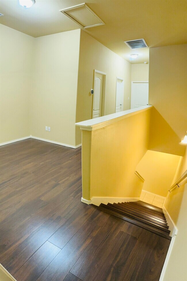 Building Photo - 5812 Montevista Dr