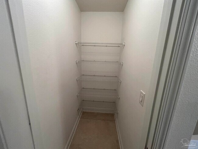 Building Photo - 323 Tree Swallow Dr