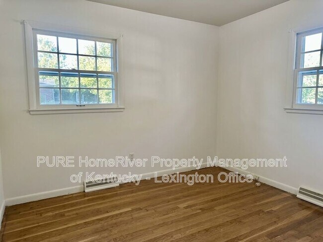 Building Photo - 2037 Garden Springs Dr