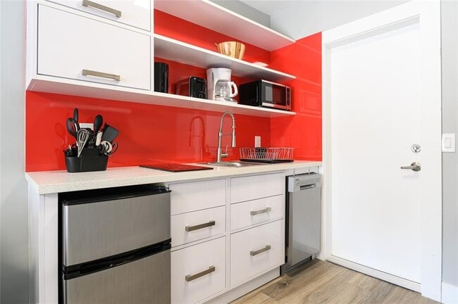 Building Photo - 1020 N Victoria Park Rd