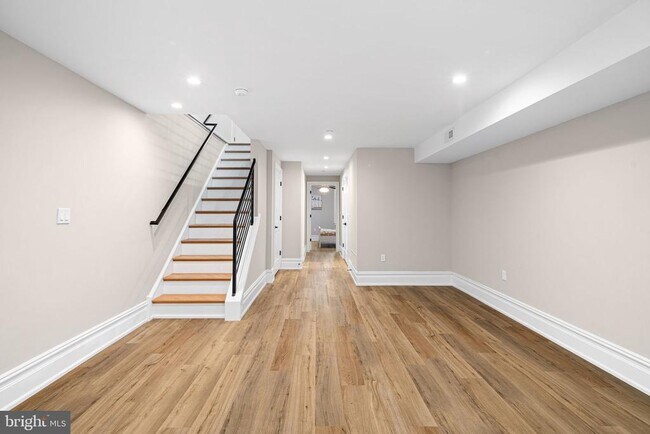 Building Photo - 2525 Brown St
