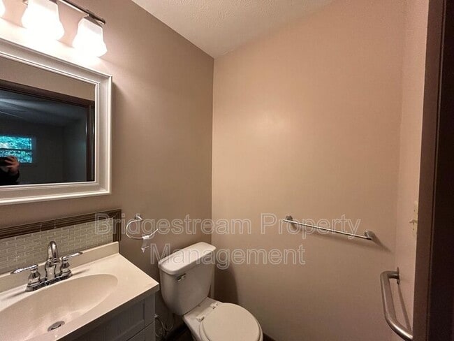 Building Photo - 76 Candlewood Ct