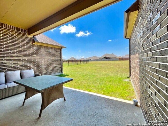 Building Photo - 30527 Setterfeld Cir