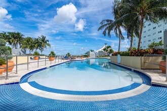 Building Photo - 253 NE 2nd St