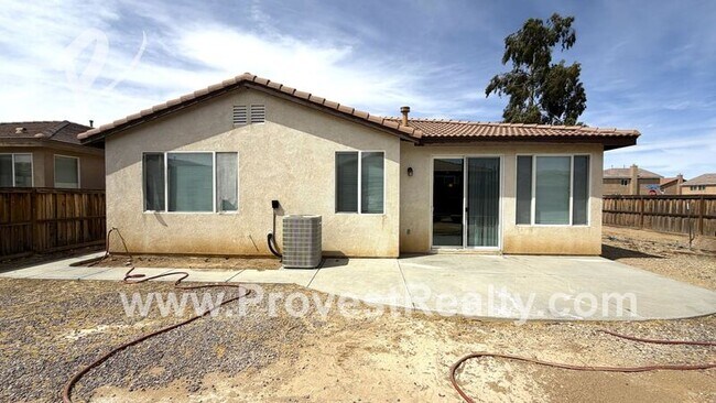 Building Photo - 12383 Luna Rd