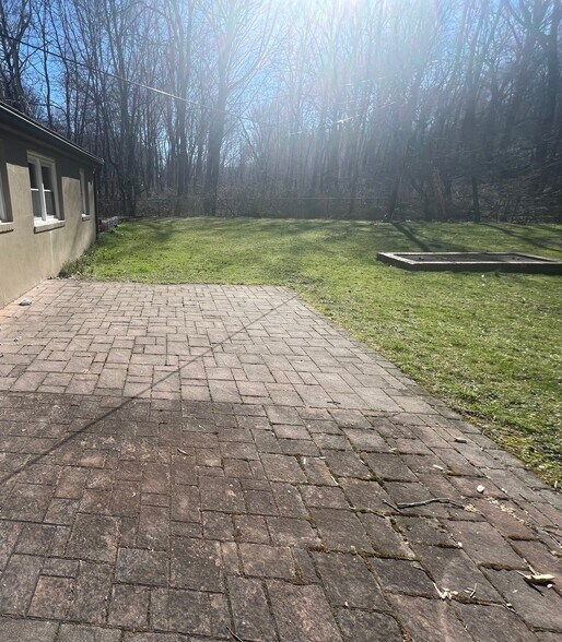 Outdoor Patio Space - 13707 Old National Pike