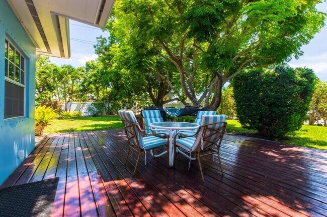 Building Photo - 145 SE 3rd Ave