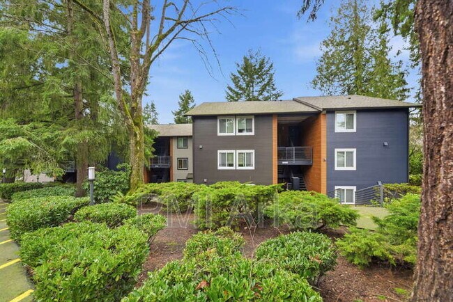 Building Photo - 12107 NE Bel Red Rd