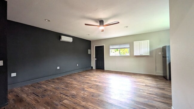 Building Photo - 14137 Halper Rd