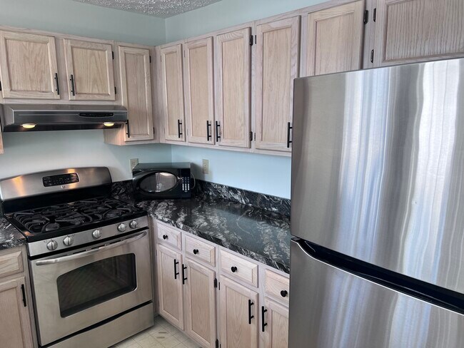 Building Photo - 870 Tollis Pkwy