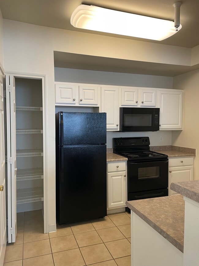 Building Photo - 12886 Ironstone Way