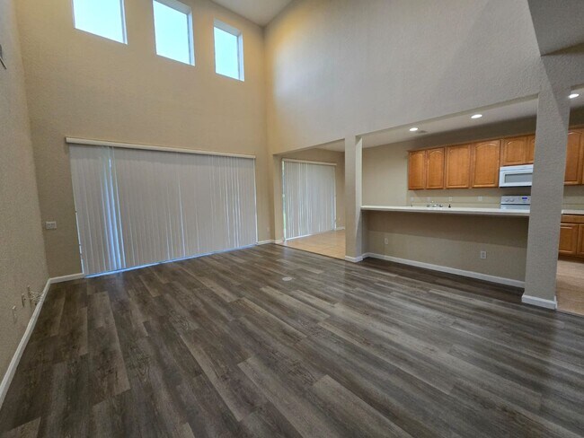 Building Photo - Beautiful home in Gated community