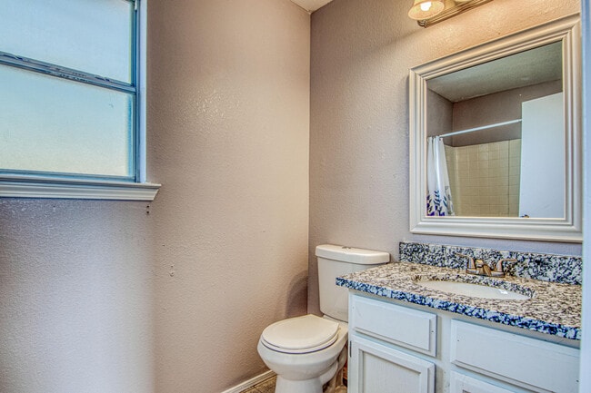 Building Photo - 2405 Tierra Humeda Dr