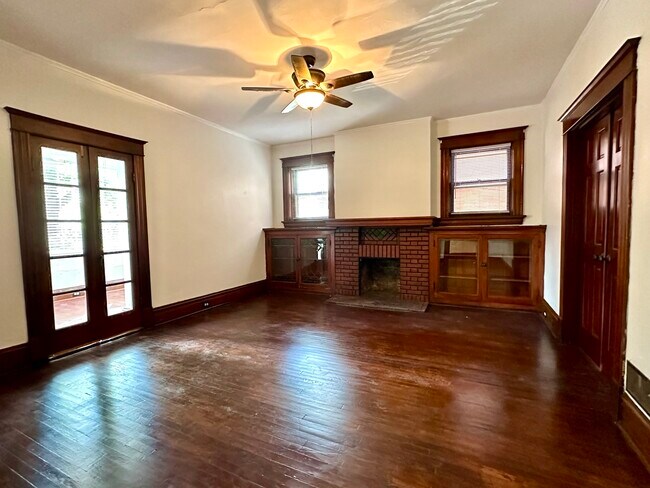 Building Photo - 735 Dover Pl