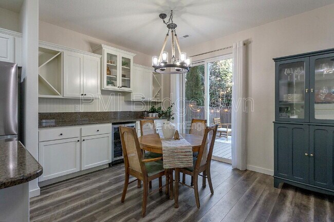 Building Photo - 21724 SW Vintner Ln