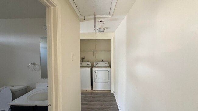 Building Photo - 216 N South Carolina Ave
