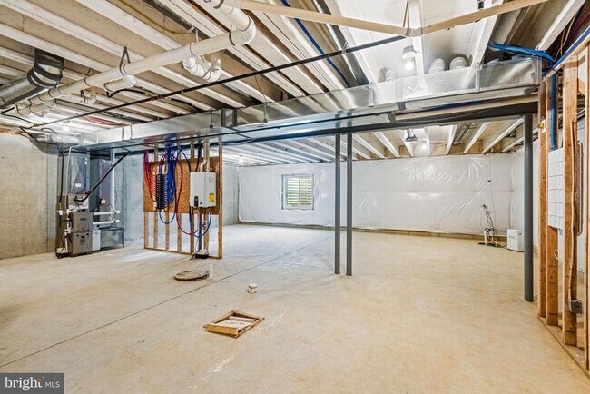 Building Photo - 133 Alroy Rd