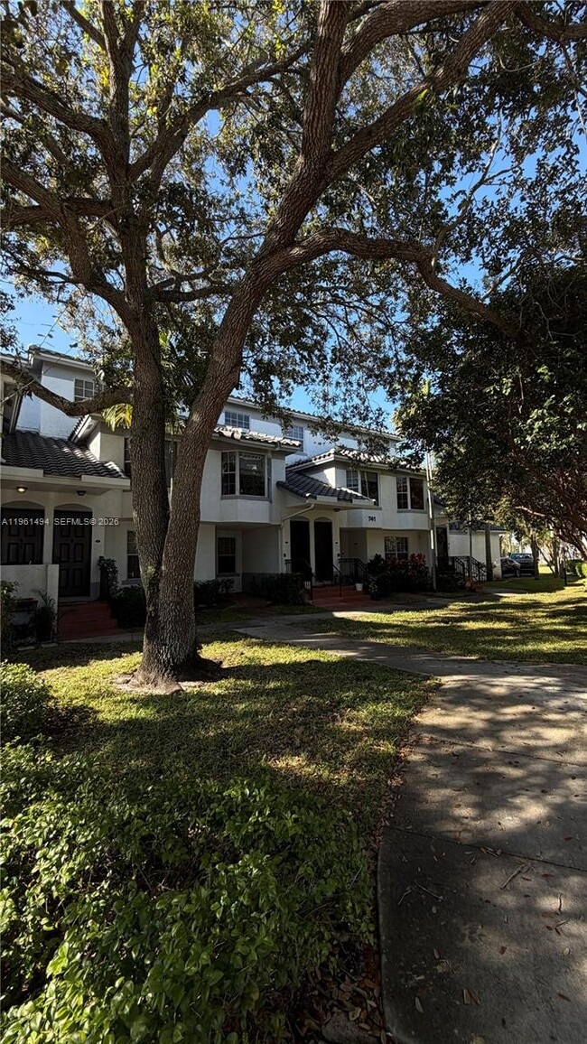 Building Photo - 741 SW 148th Ave