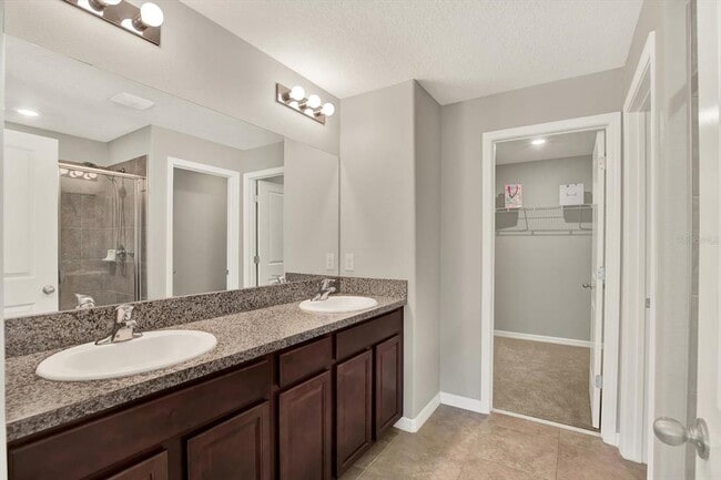 Building Photo - 16930 Storyline Dr