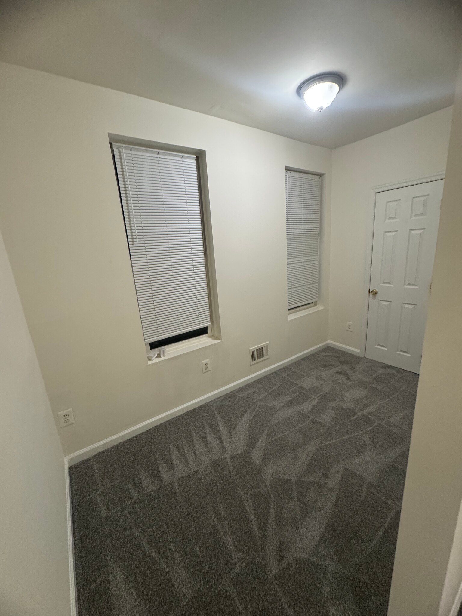 Building Photo - 2000 McHenry St