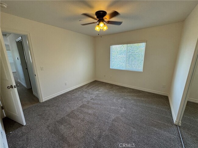 Building Photo - 2306 N Catalina St