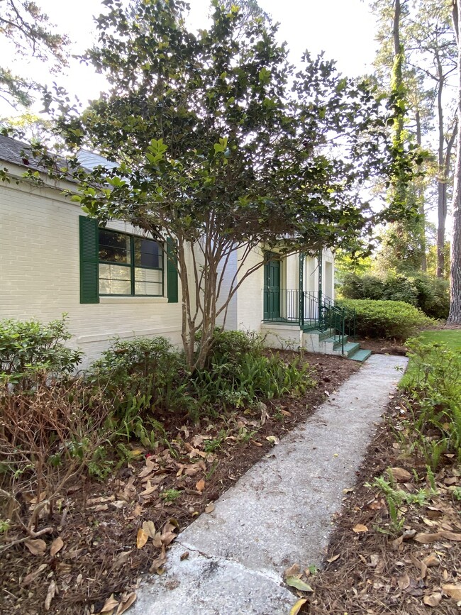 Building Photo - 31 Richmond Dr