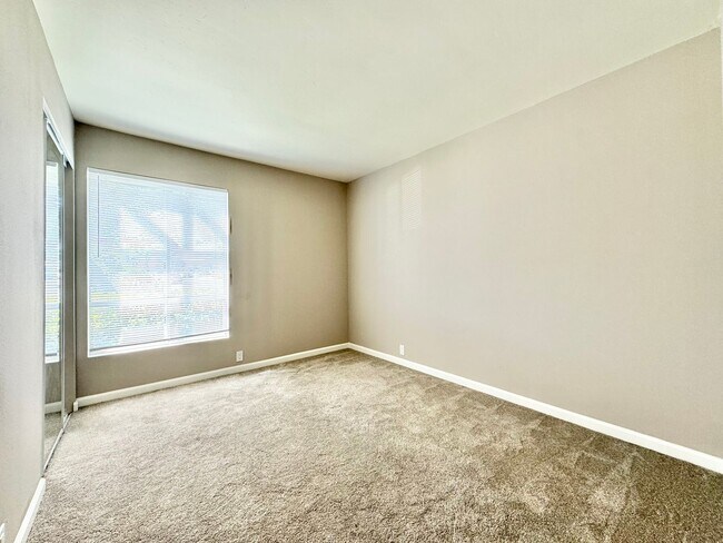 Building Photo - Beautiful 4Bd/2Ba located in Mira Mesa!