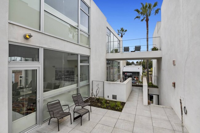 Building Photo - 1121 Abbot Kinney Blvd
