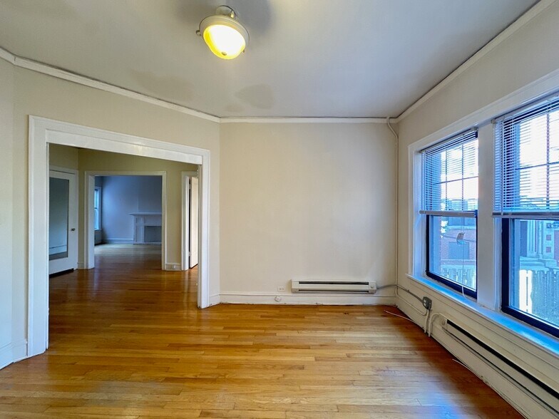 Building Photo - 1310 Oak