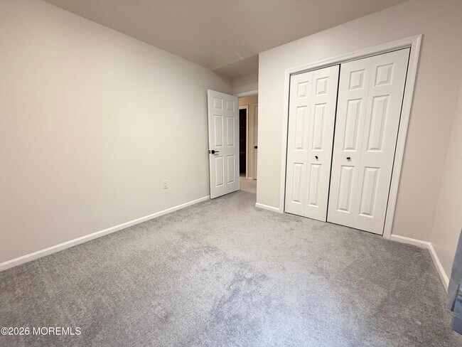 Building Photo - 41 Weller Pl