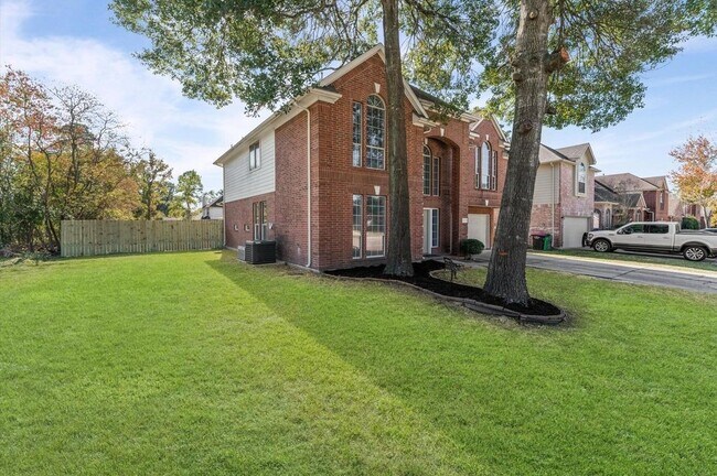 Building Photo - 2830 Fern Hill Dr