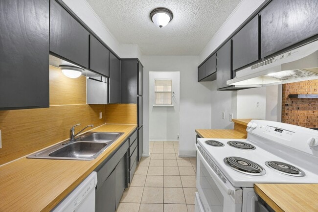 Building Photo - 6188 Vega Dr