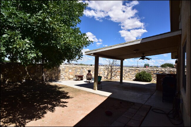 Building Photo - 14325 Island Point Dr