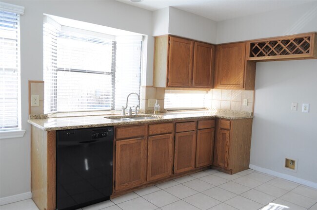 Building Photo - 8639 Sparkling Springs Dr