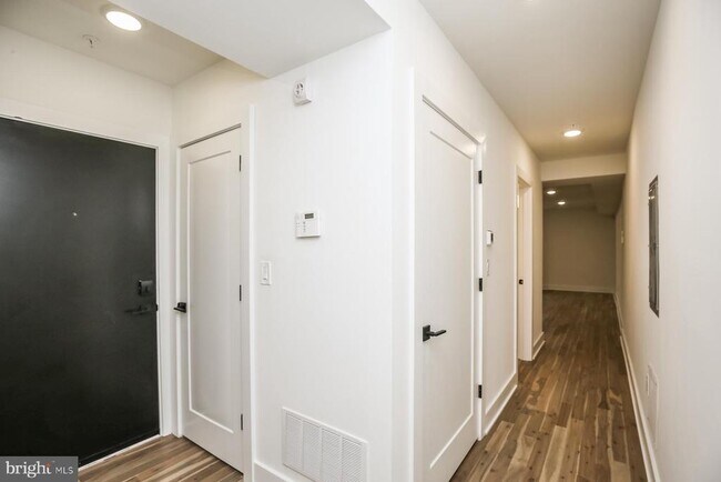 Building Photo - 2088 E Cumberland St