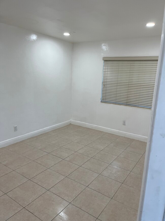 Building Photo - 739 NW 53rd St