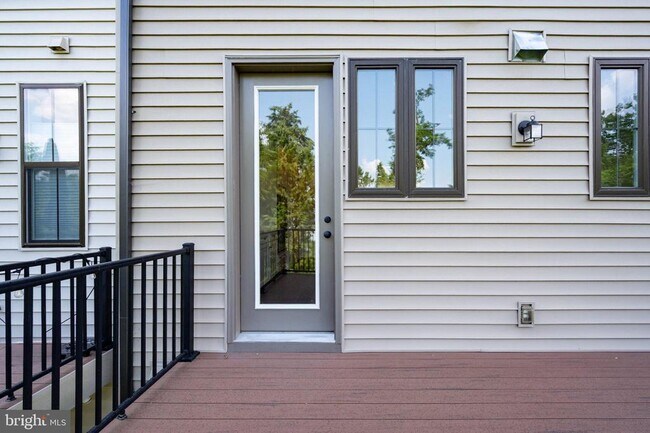 Building Photo - 6275 Edsall Rd