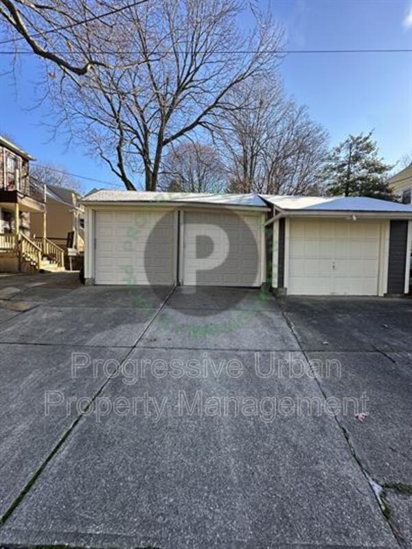 Building Photo - 1082 Hillstone Rd