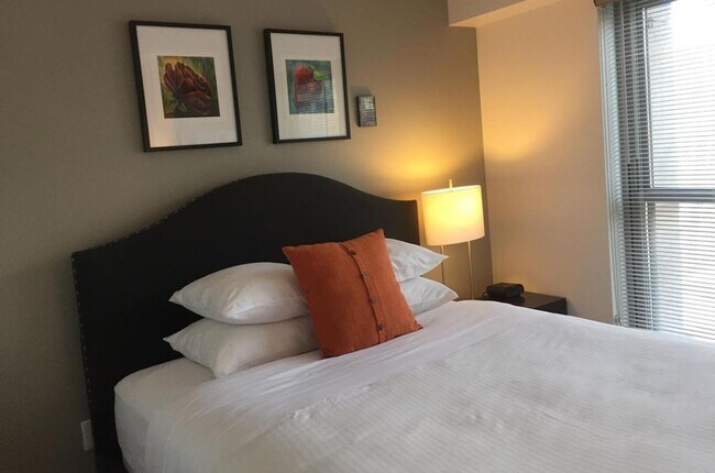 Building Photo - 1081 Boylston St