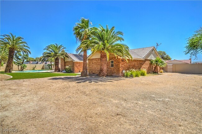 Building Photo - 3480 W Mesa Verde Ln