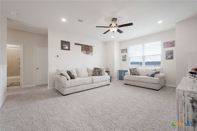 Building Photo - 445 Appalachian Trl