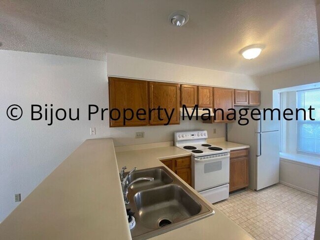 Building Photo - 2178 Giltshire Dr