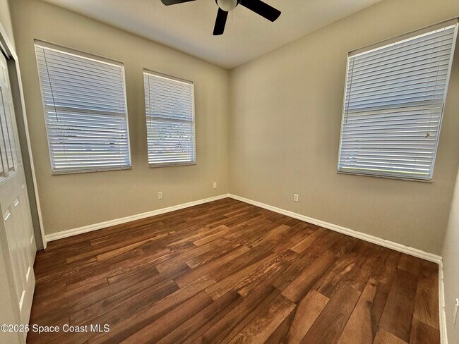 Building Photo - 1453 Santa Anna St SE