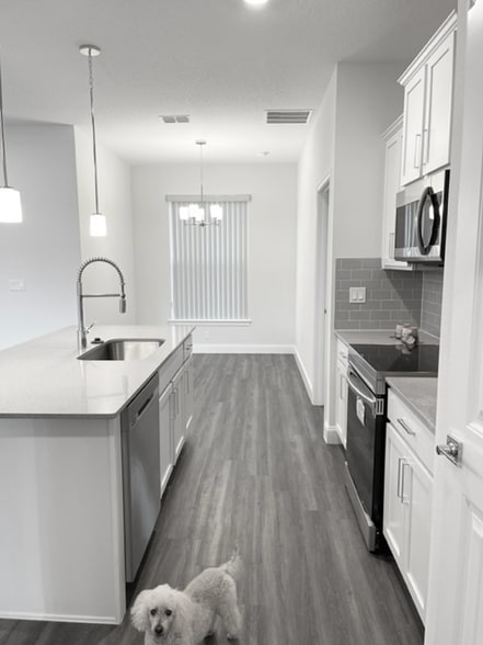 Building Photo - 43 Ballard Ln