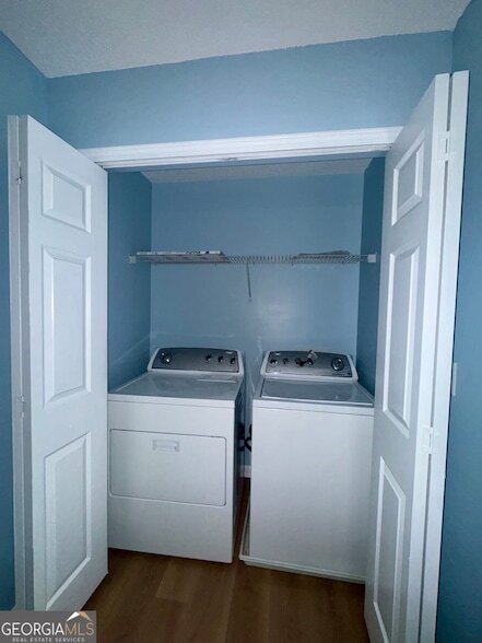 Building Photo - 3871 Pleasant Oaks Dr