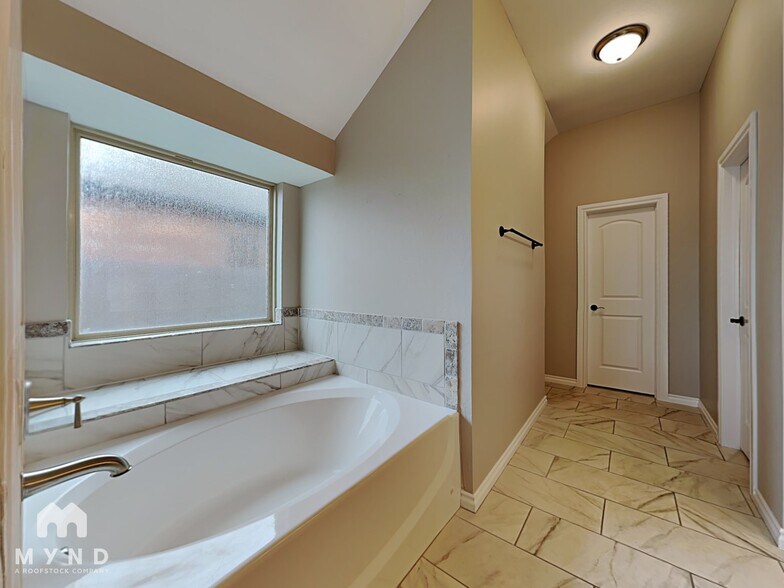 Building Photo - 13316 Brampton Way