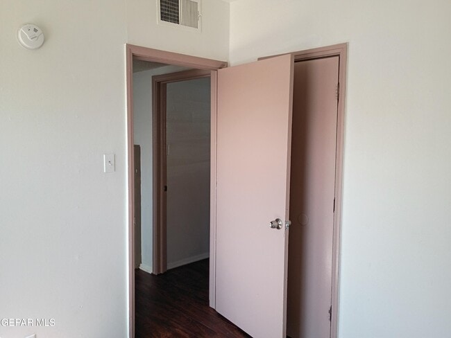 Building Photo - 4704 Clifton Ave